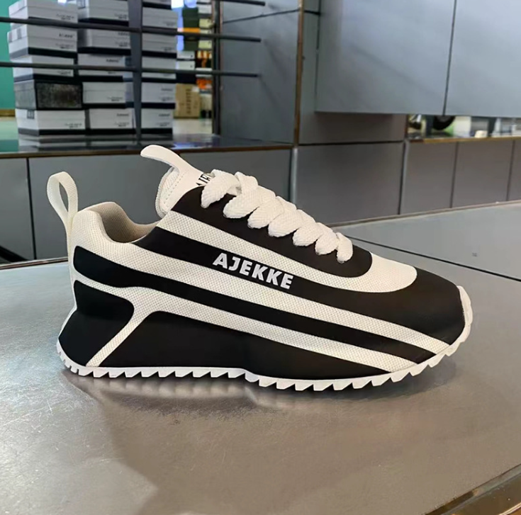 High-grade Casual Shoes Ultra-thin Soft Bottom Outdoor Hiking Hiking Shoes